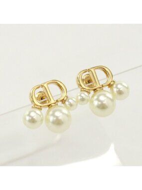 Dior Pearl Earrings Metal